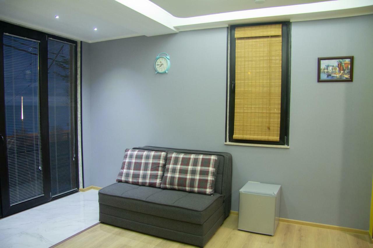 Batumi Hotel R&M المظهر الخارجي الصورة