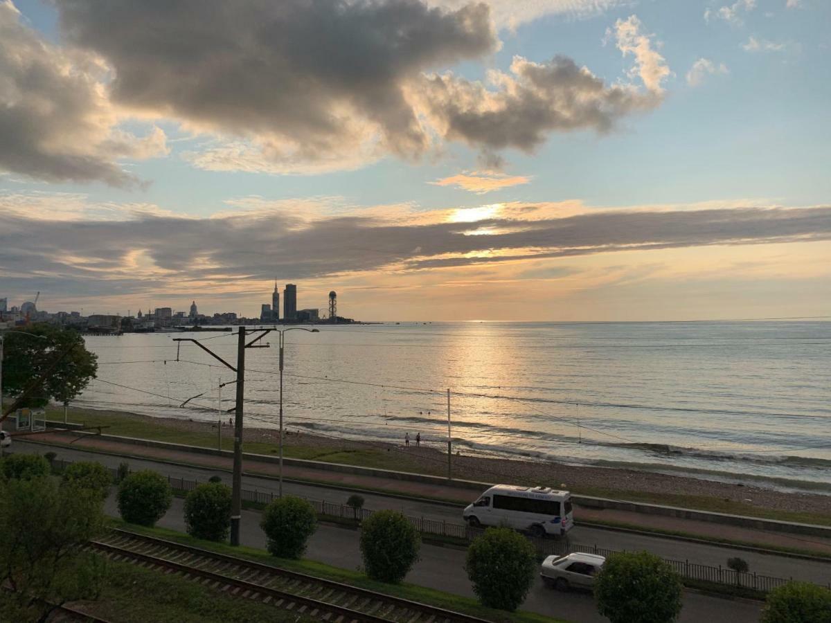 Batumi Hotel R&M المظهر الخارجي الصورة